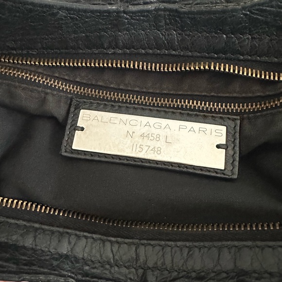 Balenciaga Classic Hardware City Bag in Black - Picture 15 of 16